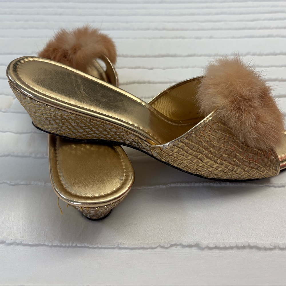 Elegant Gold Women's Slide Sandals with Faux Fur Pom - Picture 3 of 7